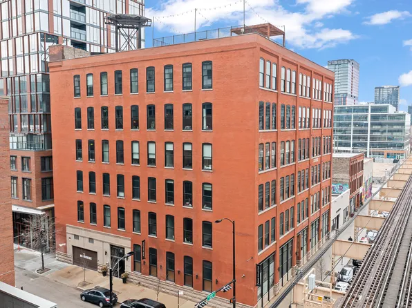 1101 W Lake St APT 5E, Chicago, IL 60607