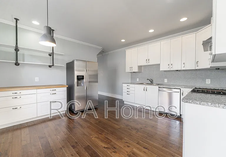 1037 E Tabor St — Photo 6
