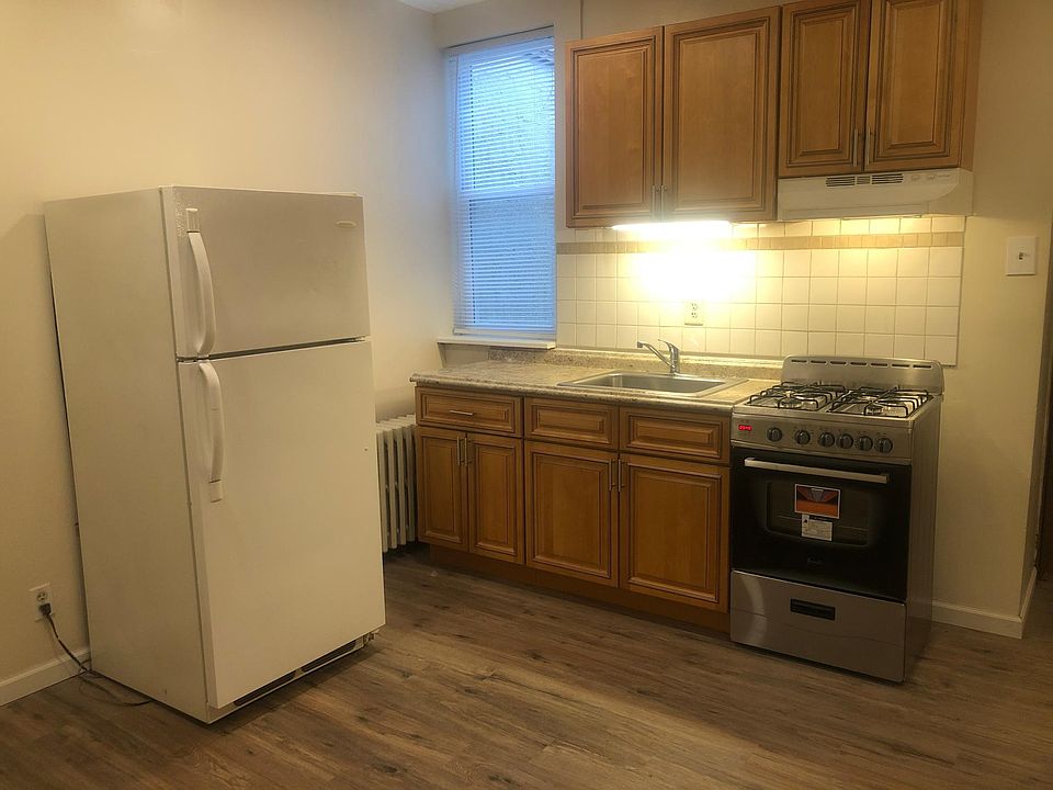 1st image of 2119 S 11th St Floor 3