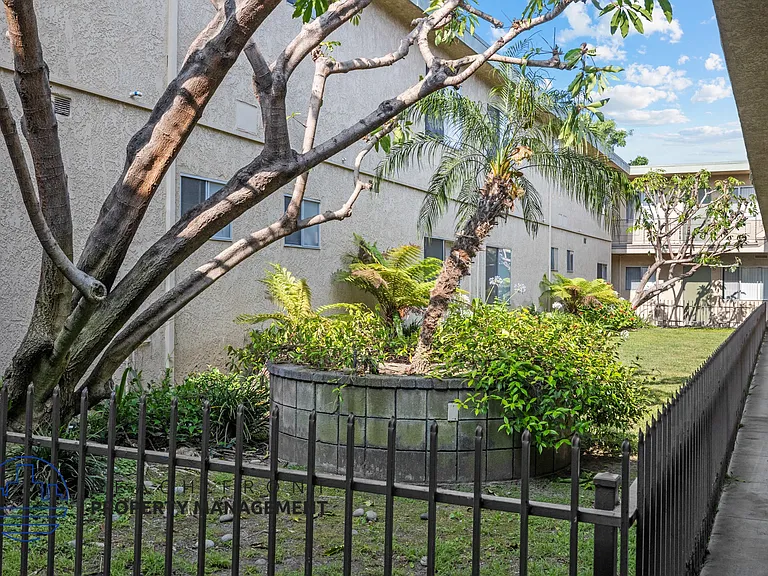 709 N. Inglewood Ave. — Photo 15