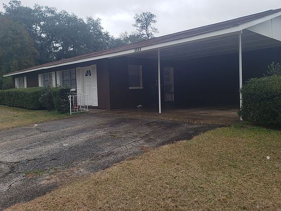 2nd image of 1106 Crawford Dr