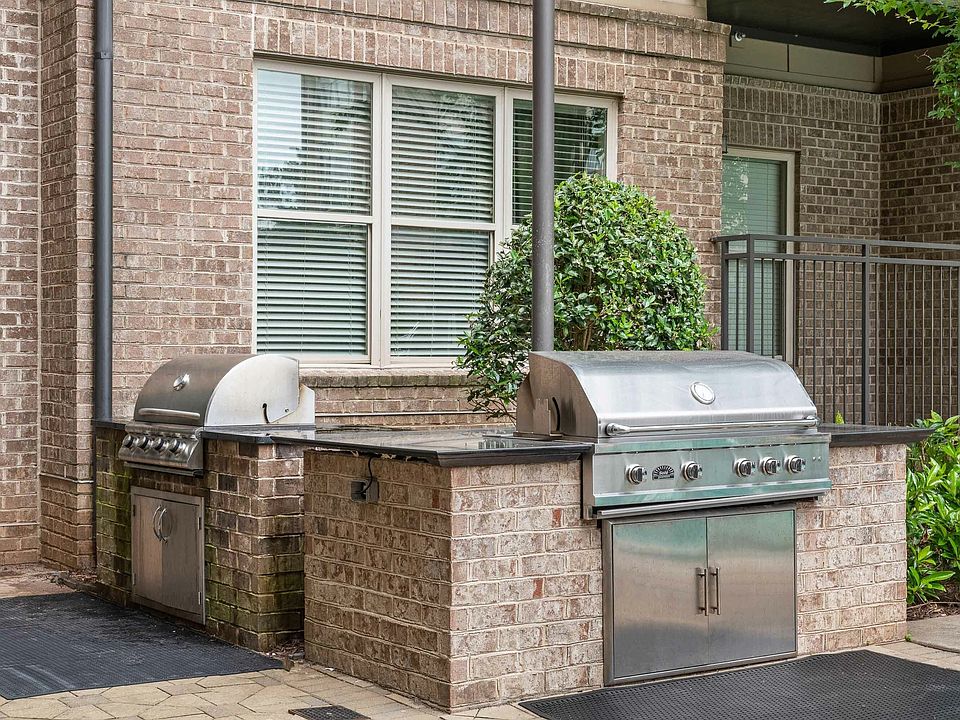 Roswell City Walk - Grills