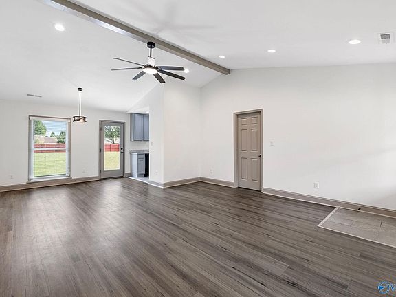 4th image of 182 Barnstable Ct