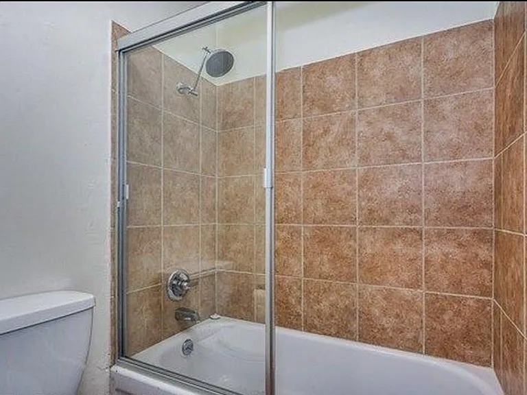 101 Kinross Dr #4 — Photo 11