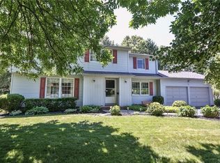 85 Chadwick Dr, Rochester, NY 14618