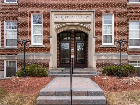 35 Alexandra Ave #103, Waterloo, ON N2L 1L4