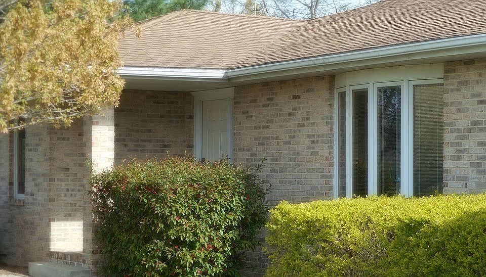 1st image of 201 Lakewood Dr