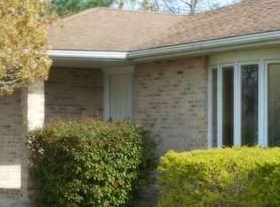 201 Lakewood Dr, Hillsboro, IL 62049