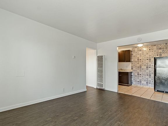 2nd image of 200 Dumbarton Ave #Tah2rr72n