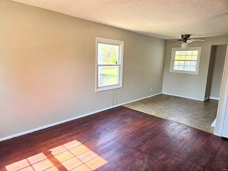141 Cameron Rd — Photo 4