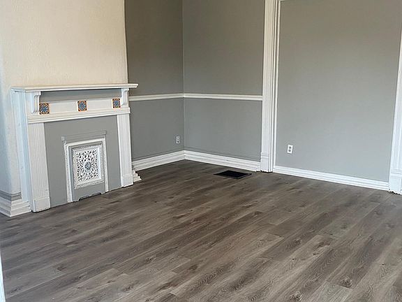 3rd image of 2825 W Market St