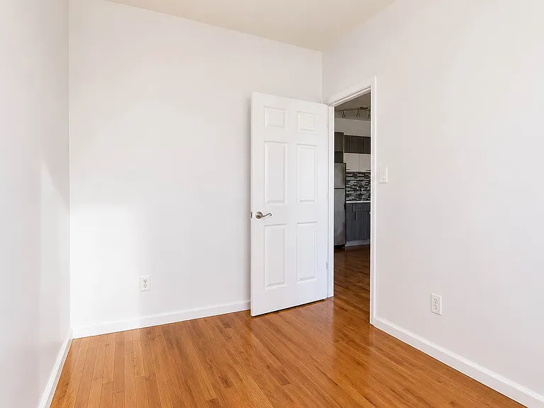 804 Evergreen Ave #3 — Photo 3