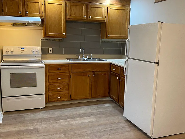 130 N Railroad St #1 — Photo 2