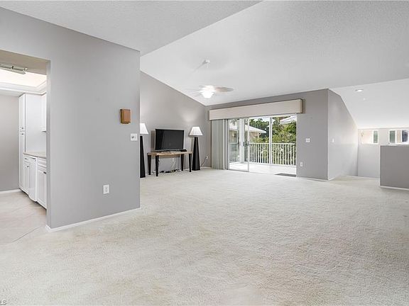 5th image of 5807 Glencove DR #808