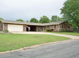 821 N Wheeler Ave, Sallisaw, OK 74955