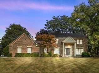 211 Hilltop Ln, Dundee, IL 60118