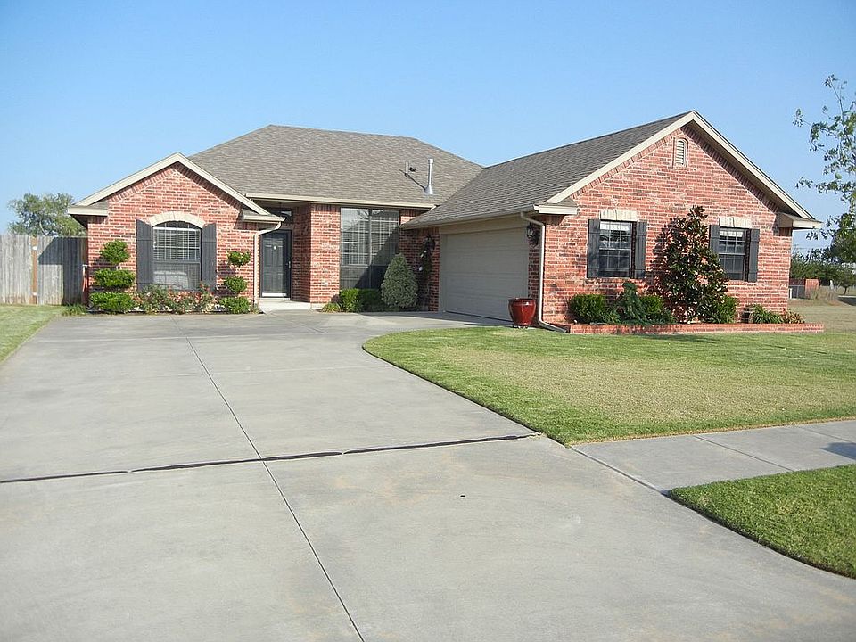1st image of 1200 Stoneridge Dr