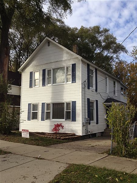 1st image of 903 Crosby St NW
