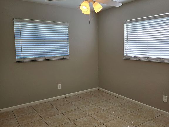 5th image of 2419 Lakeview Dr