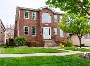 2917 W 102nd St, Evergreen Park, IL