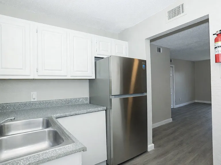 2055 Alison Ct SW #7 — Photo 3