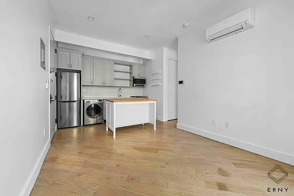 Rented by ERNY LLC | media 15