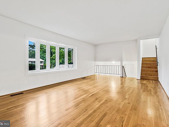 3rd image of 16511 Grande Vista Dr