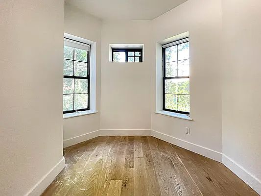 4th image of 2555 Bedford Ave #1C