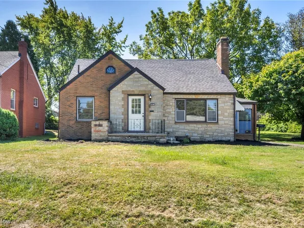 2236 3rd St NE, Canton, OH 44704