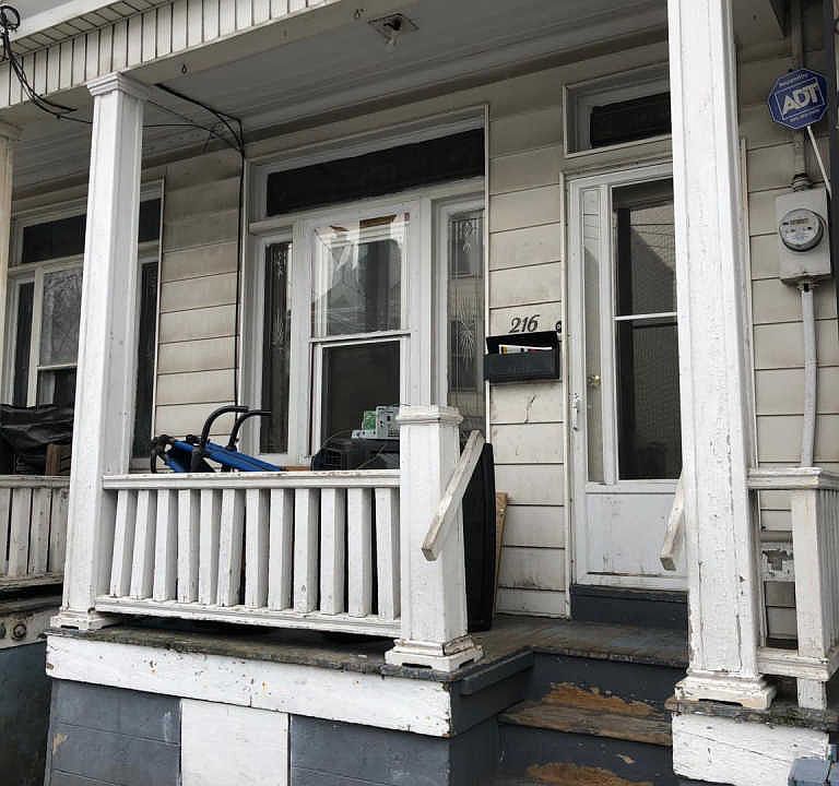 1st image of 216 E Pine St