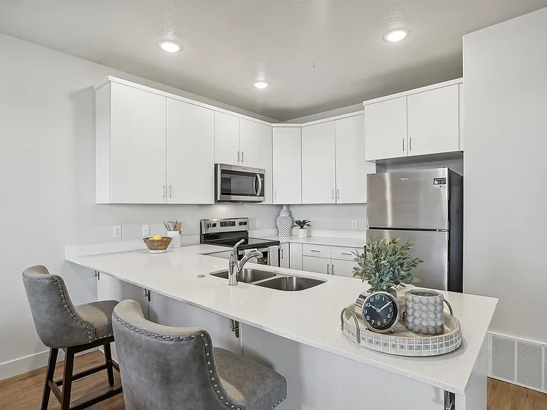 Arrowhead Place — Photo 24