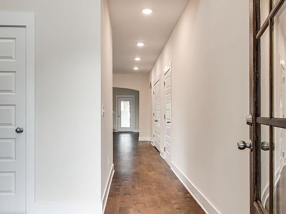 4th image of 5325 Abbottswood Dr