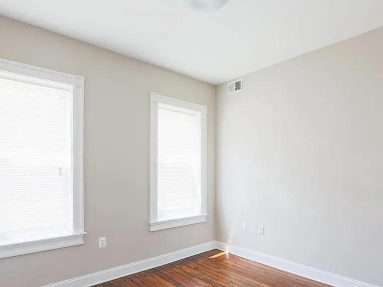 901 N Montford Ave — Photo 15