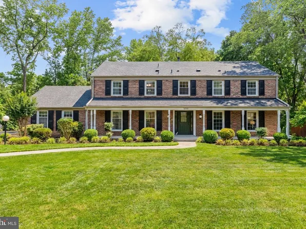9006 Nomini Ln, Alexandria, VA 22309