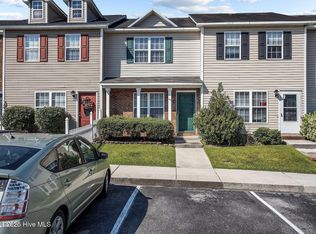 107 Woodlake Ct, Jacksonville, NC 28546
