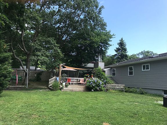 3rd image of 23 Cynthia Ln