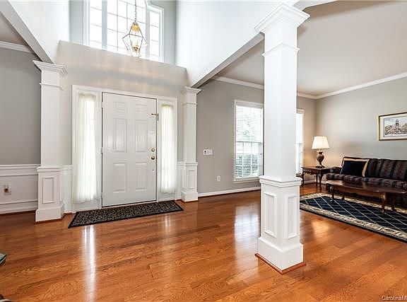 3rd image of 3612 Manor House Dr
