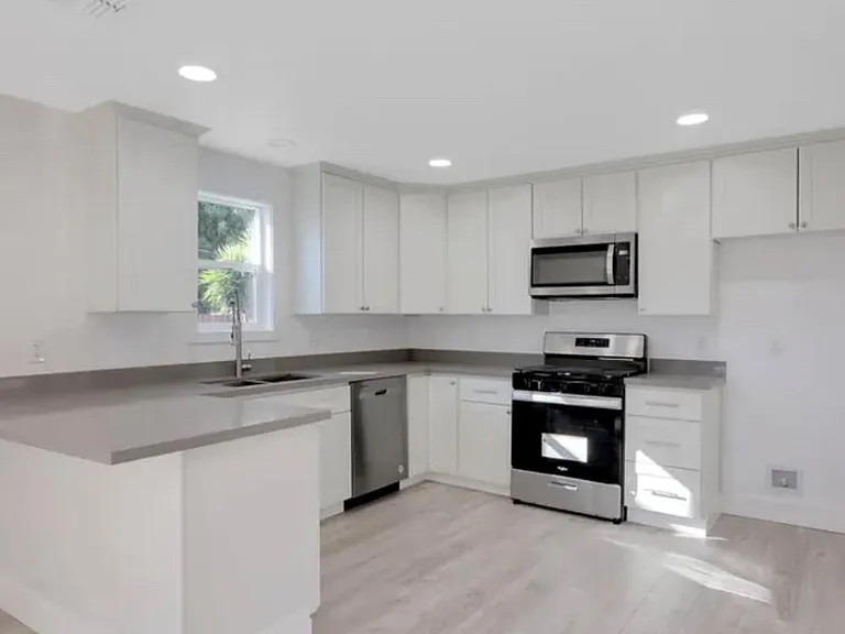 285 Del Monte Ave — Photo 4