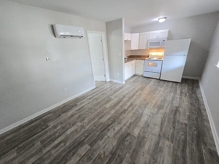 Photo 2 of 9 - 852 Little Bay Ave #5 - Norfolk, VA Building Photo - 852 Little Bay Ave #5