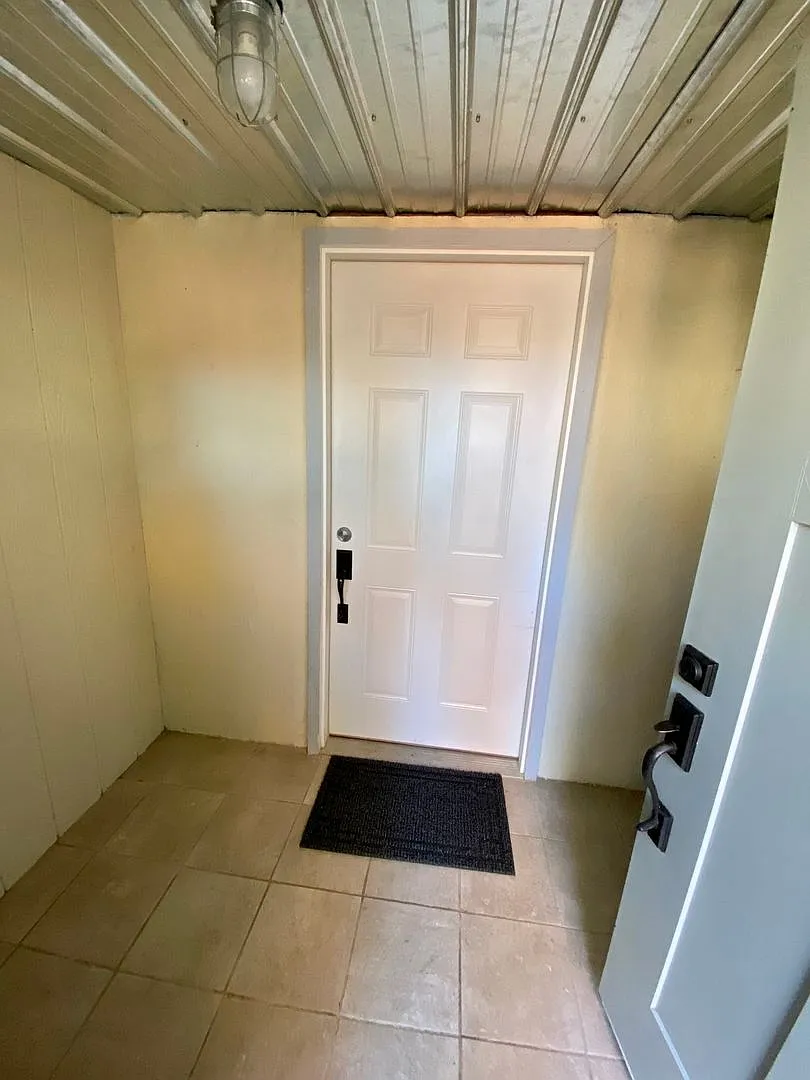 Cozy Basement Apartment All Utilities Included, Private Entrance & Minutes from Purdue! — Photo 3