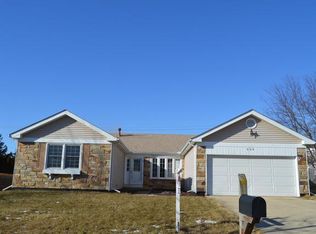 350 Partridge Ct, Algonquin, IL 60102
