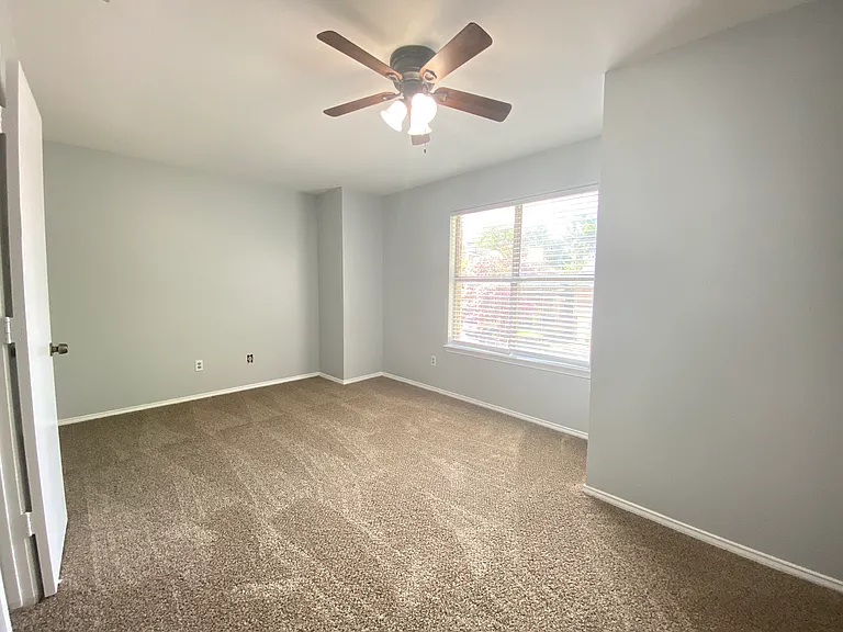 207 Country Bend Dr — Photo 17