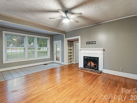 4th image of 6921 Harmony Grove Rd