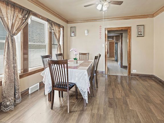 3rd image of 5023 W Wrightwood Ave