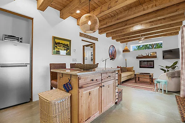203 Ranchitos Rd — Photo 12