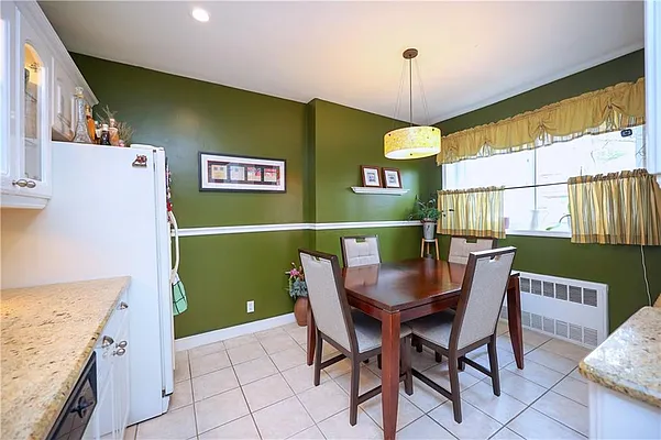 Sold by Remax Edge | media 7