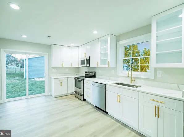 24 Eleanor Ave, Linthicum, MD 21090