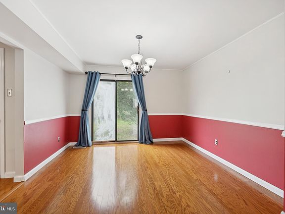 4th image of 105 Grant Rd