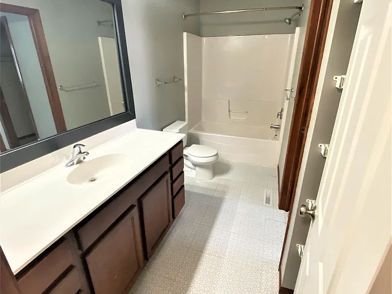 19360 Claremont Dr — Photo 12