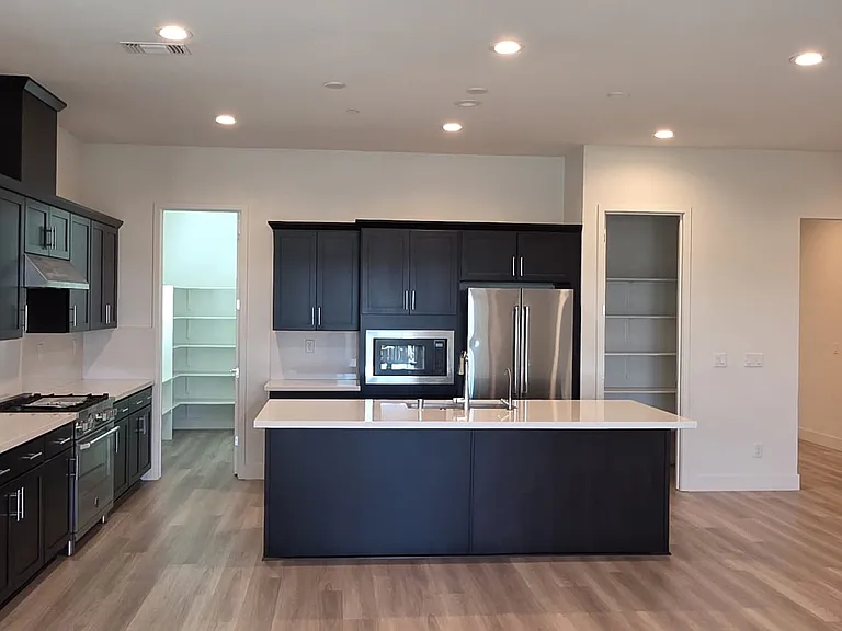 2829 Turner Ave — Photo 8